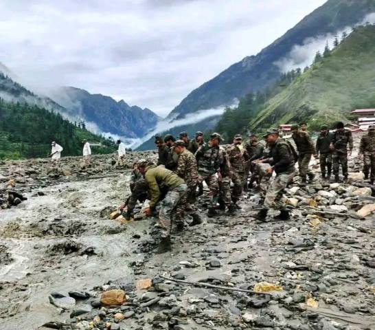 धराली आपदा: 5 की मौत, 130 से ज्यादा लापता