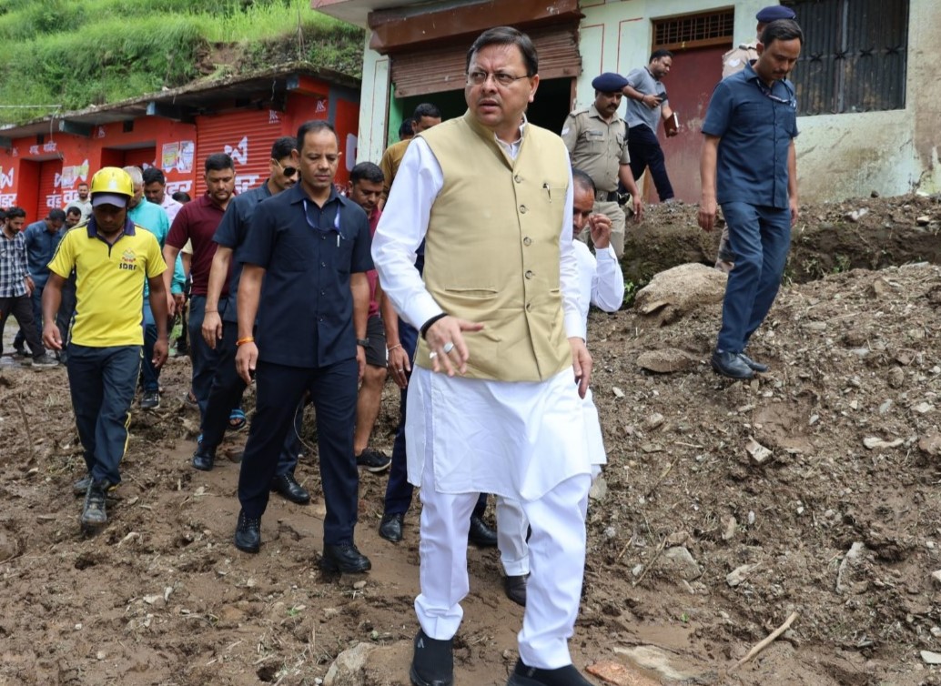 उत्तरकाशी आपदा: मुख्यमंत्री धामी ने एक माह का वेतन राहत कार्यों हेतु किया समर्पित, राहत-बचाव कार्यों में जुटी सरकार